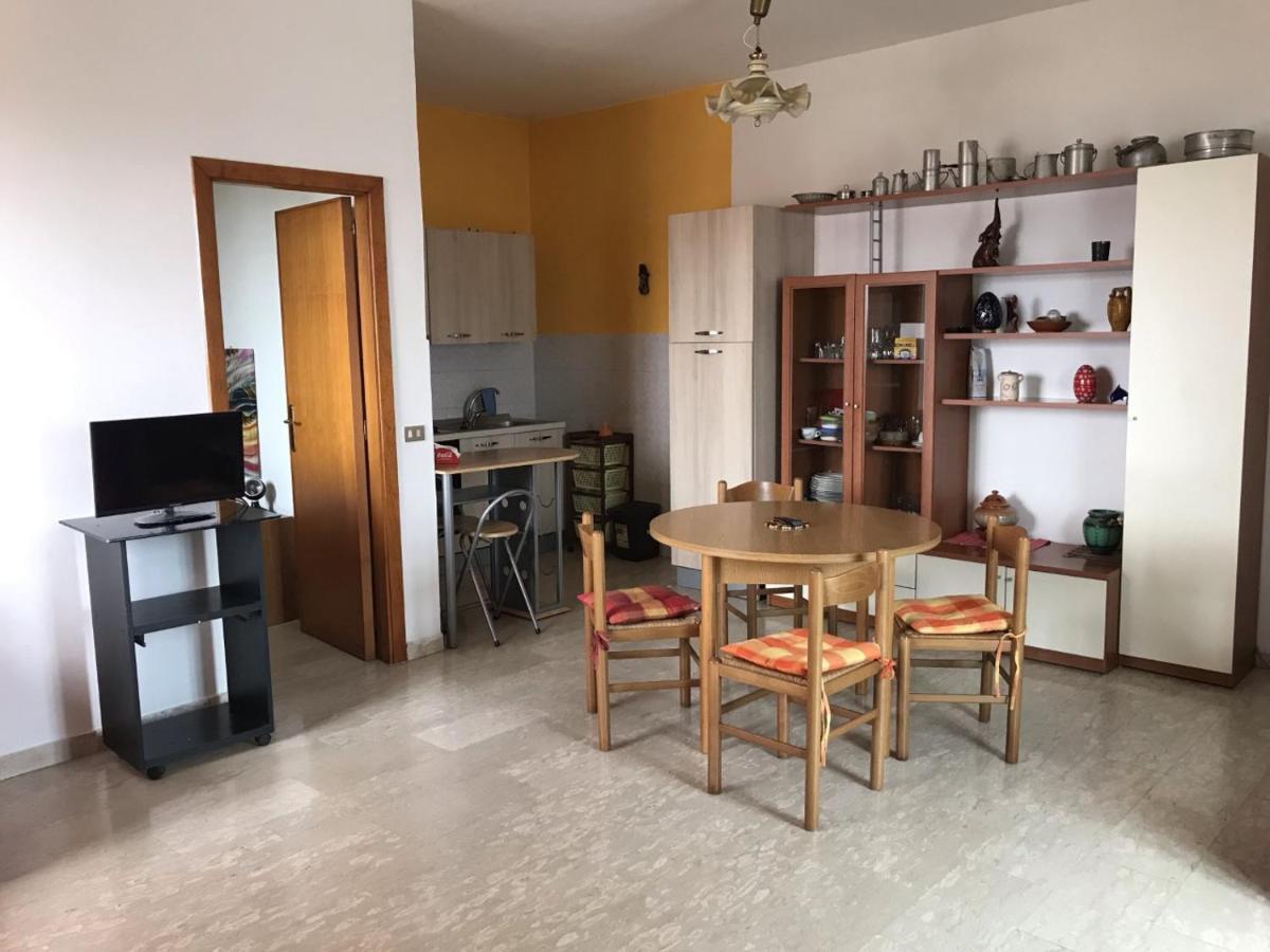 90Ss Apartament Lägenhet Reggio di Calabria Exteriör bild
